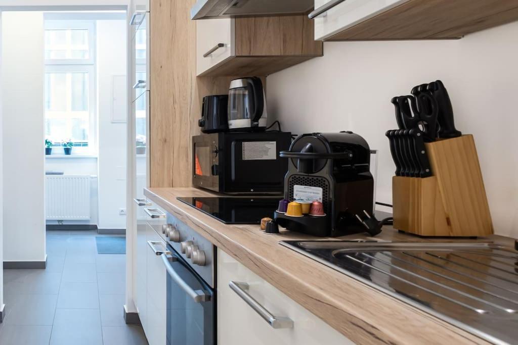 Orestaliving - Spacious 2Br On The Danube Canal Відень Екстер'єр фото
